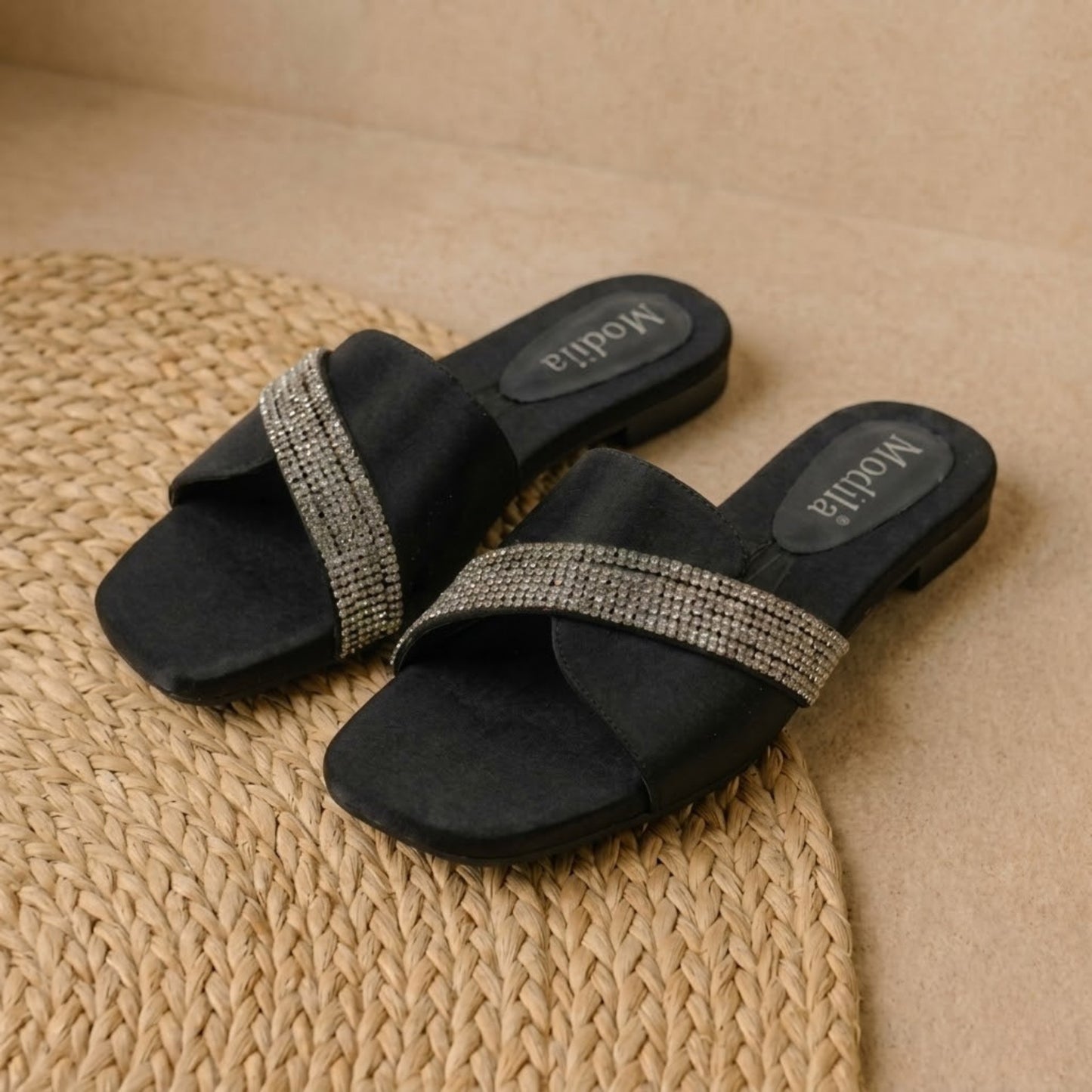 RAYA-BLACK