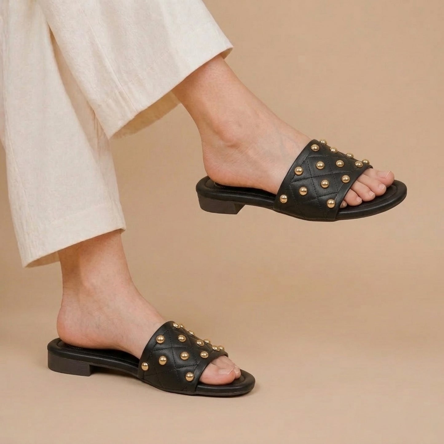 STUD-BLACK