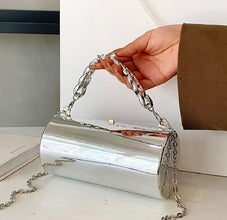 A Stylish And Versatile Solid Color Handbag, Featuring a Simple Retro Design, Perfect for Women.