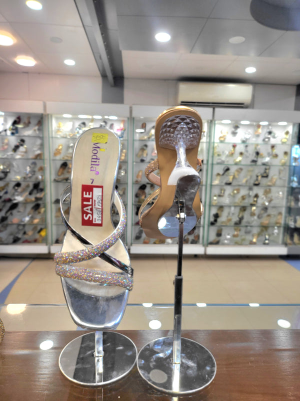 Transparent heel slippers